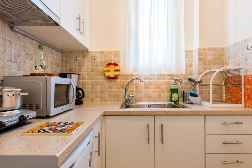 Апартаменти Charmy Petit Flat In Афіни Екстер'єр фото